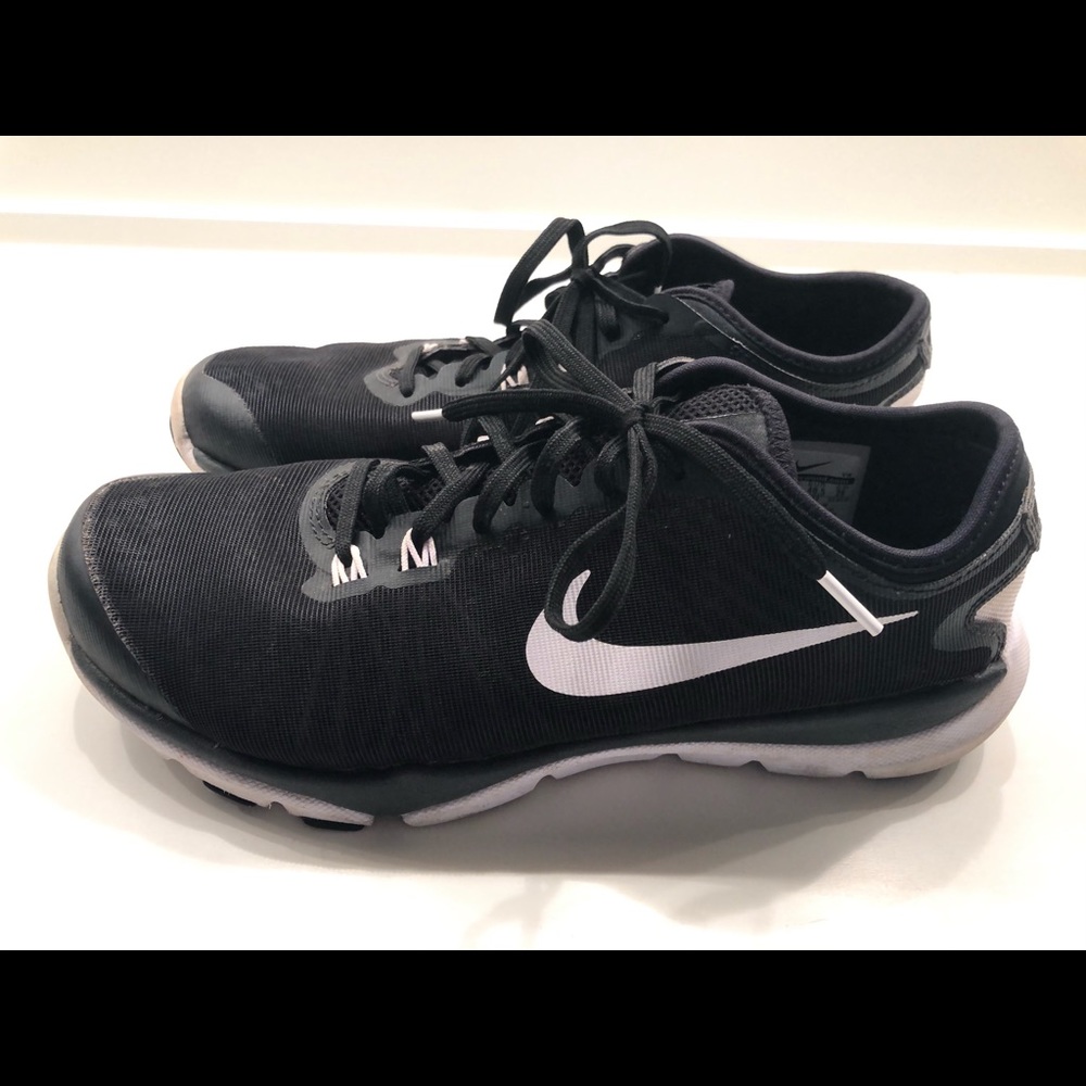 Volleyball shoes